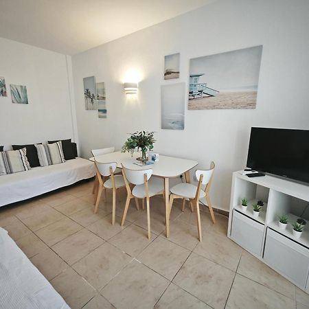 El Estudio De La Playa Benalbeach Vistas Al Mar Benalmádena Exterior photo
