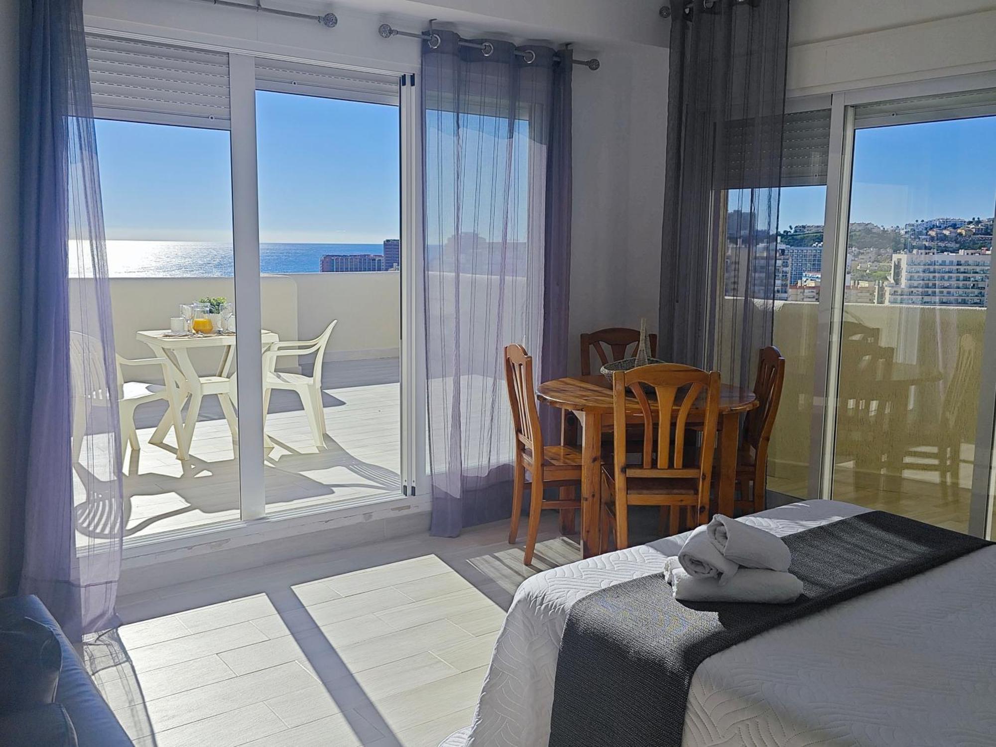 El Estudio De La Playa Benalbeach Vistas Al Mar Benalmádena Exterior photo